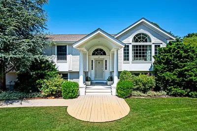 Image de PreadÉtendu dans cette maison chic du West-End, 3 chambres, 3 salles de bain, cuisine gastronomique. . .