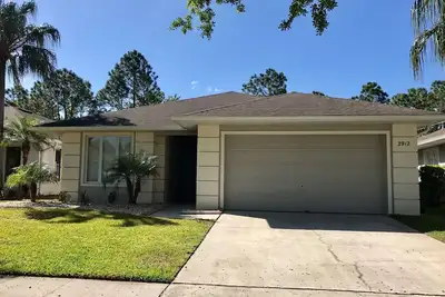 Image de Maison de 3 chambres avec piscine privée et Internet sans fil
