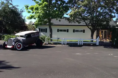 Image de Jardins Vista. Une maison tranquille à la campagne, mais proche de la ville. Entre 125-245 $.