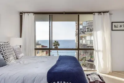 Image de Redondo Beach Ocean Front Condo à l'Esplanade