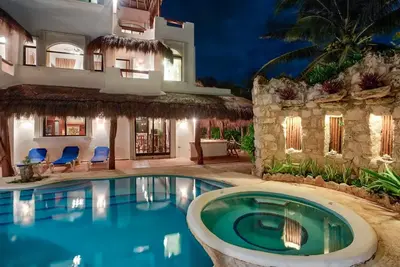 Image de Villa privée avec plage isolée et commodités 5 étoiles! 500 $. F & B inclus!
