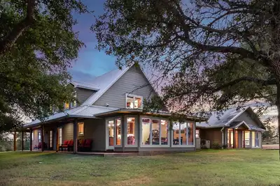 Image de Ranch Family Friendly House sur 39 acres; 18 personnes; Piscine, Écurie, Bois, Pêche