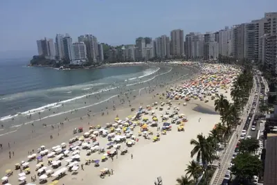 Image de Magnifique. Total Avant Sur La Mer, 3 Sq. + 1 Revers. , Wi-Fi, Serv. Pe Beach Dans Le Sable