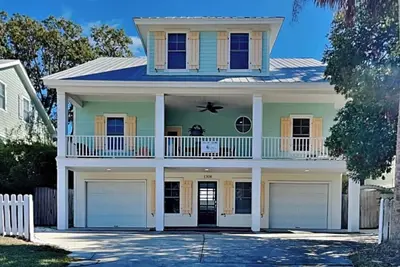 Image de Modern Tybee Beach House - Jacuzzi - Wi-Fi Gratuit