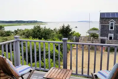 Image de 3bd confortable - A / C, douche extérieure, marchez jusqu'à la baie!