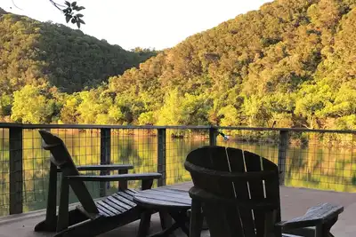Image de Lake Austin Waterfront Retreat - Hot Tub, Sup, WiFi, Dogs Okay