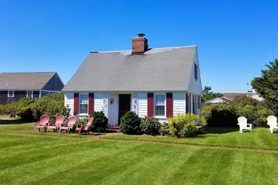 Image de Adorable 2 Bd Cottage - Accès direct à la plage!