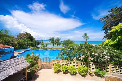 Villa à Samui avec un accès privé à la plage de sable blanc