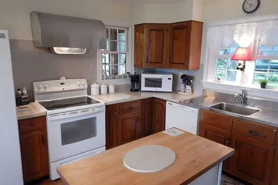 Image de Paisible, maison au bord de l'eau sur 3 acres (jetée + vue ouest avec magnifiques couchers de soleil)