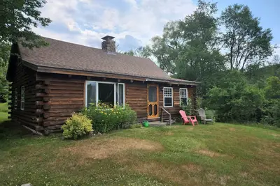Image de Log Cabin dans les montagnes blanches du New Hampshire