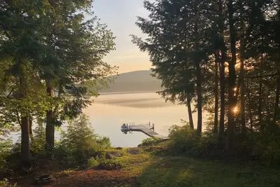 Image de Cozy, la famille, Accueil Lakefront Dans Belle Ellsworth, Maine
