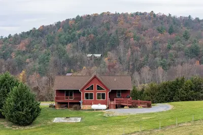 Image de Parfait pour les grandes familles Maison de 5 chambres dans la vallée de Shenandoah