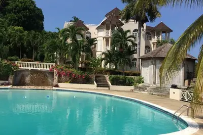 Image de Sky Castles Apt J 3 est un paradis tropical décoré avec goût