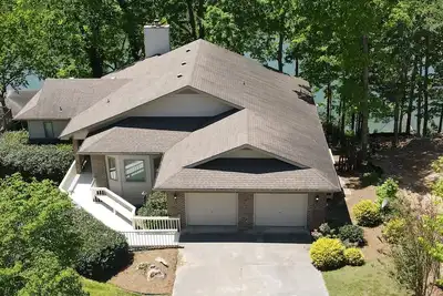 Image de Situé sur une crique en eau profonde sur le lac Tellico