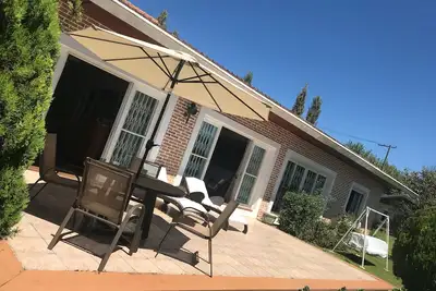 Image de Maison pour 12 personnes: 4 chambres (2 suites) et beau jardin - a15min à pied de Baden