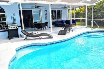 Image de Détendez-vous dans notre piscine privée chauffée à Water View Villa