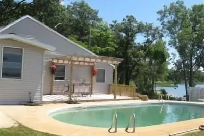 Image de Lake House @ Fox Lake Mi Aventure / Piscine. . . . 2020 RÉSERVATION De RÉSERVES