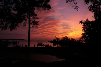 Image de Rejoignez-nous pour cet automne / évasion dans la baie de Chesapeake! Les taux de Thanksgiving offerts!