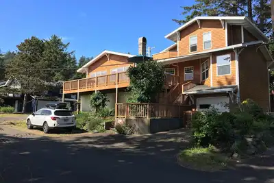 Oceansidespot: Plan d'étage ouvert avec bain à remous dans un quartier calme d'Oceanside, Oregon