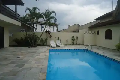 Image de Maison De Haut Standard Dans Le Jardin En Acapulco Condominium. 4 Suites. GUARUJÁ.
