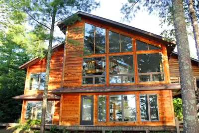 Image de Hideaway isolé avec quai privé!