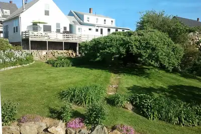 Image de Retraite toute l'année historique Oceanfront Maine Village, salle de jeux + accès à l'eau