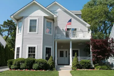 Image de Propre, spacieux, familial, à seulement 4 pâtés de maisons de la plage