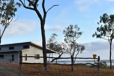 Image de Ironbark House Dimbulah: Boutique de deux chambres donnant sur l'arrière-pays