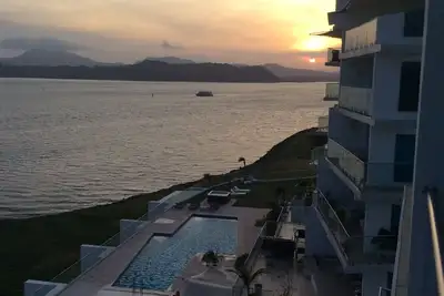 Panama Canal & Panama City - Oceanfront Studio / Appartement avec la meilleure vue de Pana