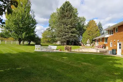 Image de Maison de campagne avec 5 chambres, sauna, salle de jeux, garage chauffé et grand jardin