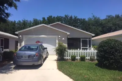 Image de Découvrez votre villa de vacances de 2 chambres et 2 salles de bains avec chariot de golf électrique et wifi
