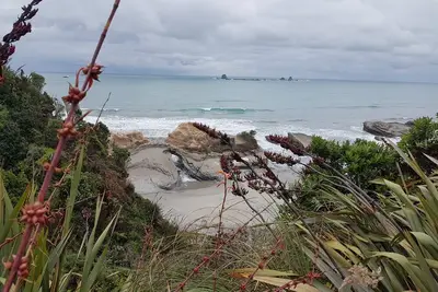 Image de Le trou dans la maison de roche Superbes vues sur la mer. De superbes plages. Restez et détendez-vous