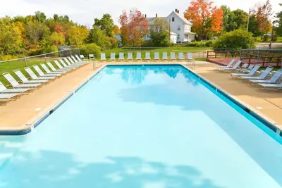 Image de * RÉCEMMENT REMODÉ! Village de Winnipesaukee, marchez jusqu'à la plage! WiFi, piscine