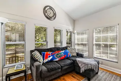 Image de Bel appartement de 2 chambres et 2 salles de bain près de l'Uf