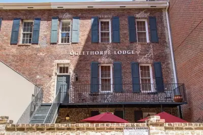 Image de 2bd, 1. 5 ba Quartier historique et River Street-Walk to Everything!