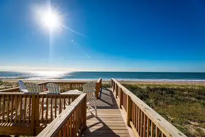 Image de Superbe Ocean Beach Front Cottage!