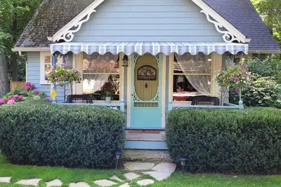 Image de Lac ~ Cheminée ~ Bois ~ -Privacy! Promotions Hebdomadaires ~ 'Flying Cloud Cottage' ~