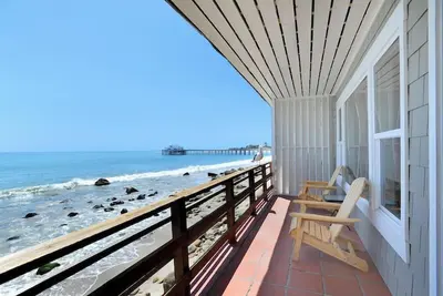 Image de Fabulous Oceanfront Cottage Sur sec Sandy Beach carbone - Pelican