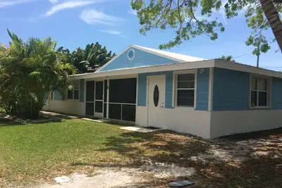 Image de Chalet pittoresque, piscine, impuretés à quelques minutes de Key West!