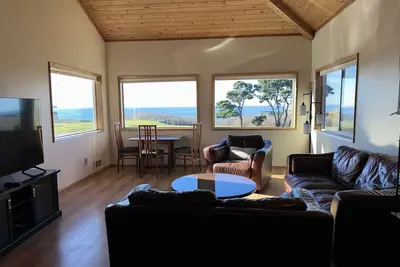 Image de Toutes les couchers de soleil & Surf -Confortable et spacieuse Ocean View Home