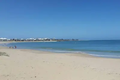 Image de Town Beach 100 mtrs / Grandes Groupes