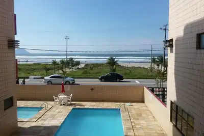 Image de 1 chambre appartement face du bâtiment à la mer. Boracéia Plage