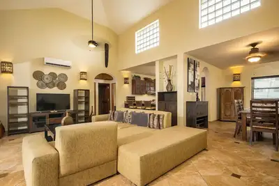 Image de Luxury Beachfront Residence dans le meilleur emplacement, centre de Cabarete Bay
