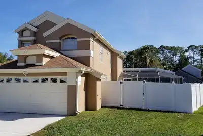 Image de Récemment rénové 4 Br privé face à la piscine sud de la maison de 5 milles du centre-ville de Disney