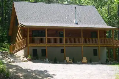 Image de Charmante maison de journal, spacieux et confortable, niché dans la région de White Mountain.