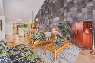 Image de Le Wai'oli, maison haut de gamme à seulement 5 maisons de la baie de Hanalei