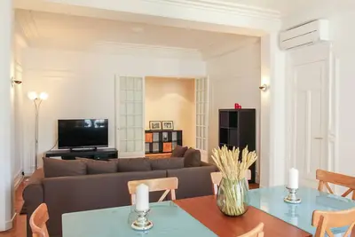 Image de 3 pièces sur le prestigieux bd Victor Hugo - Centre de Nice (carré d'or)