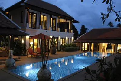 Image de Villa Pura Samui - Grande piscine et salle de sport pour la famille et les amis - 1 minute à pied de la plage