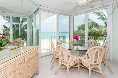 Image de Aussi près que possible de la plage dans un condo de 3 chambres - # 40 - Crr