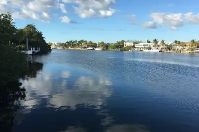 Image de Manatee Bay, Billard, Jacuzzi, Piscine, Kayaks, Paddle Boards, Bas Taux D'Automne! !